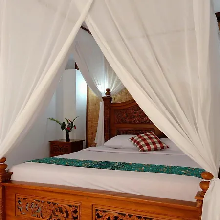 Karang Sari Guesthouse & Warung