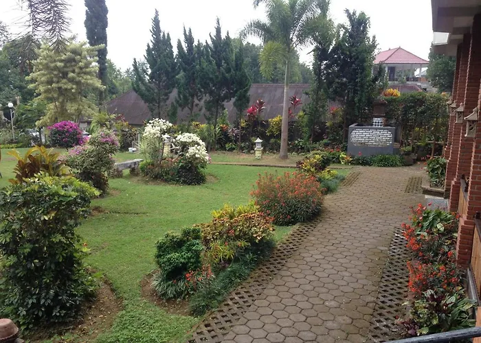 Karang Sari & Warung Munduk